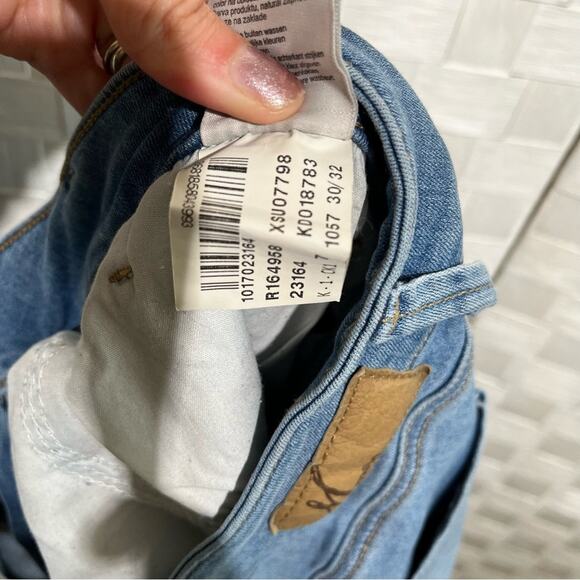 Mavi Jeans Womens Emma Slim Boyfriend Denim Jeans Size 31X32 Distressed Medium - Picture 11 of 12